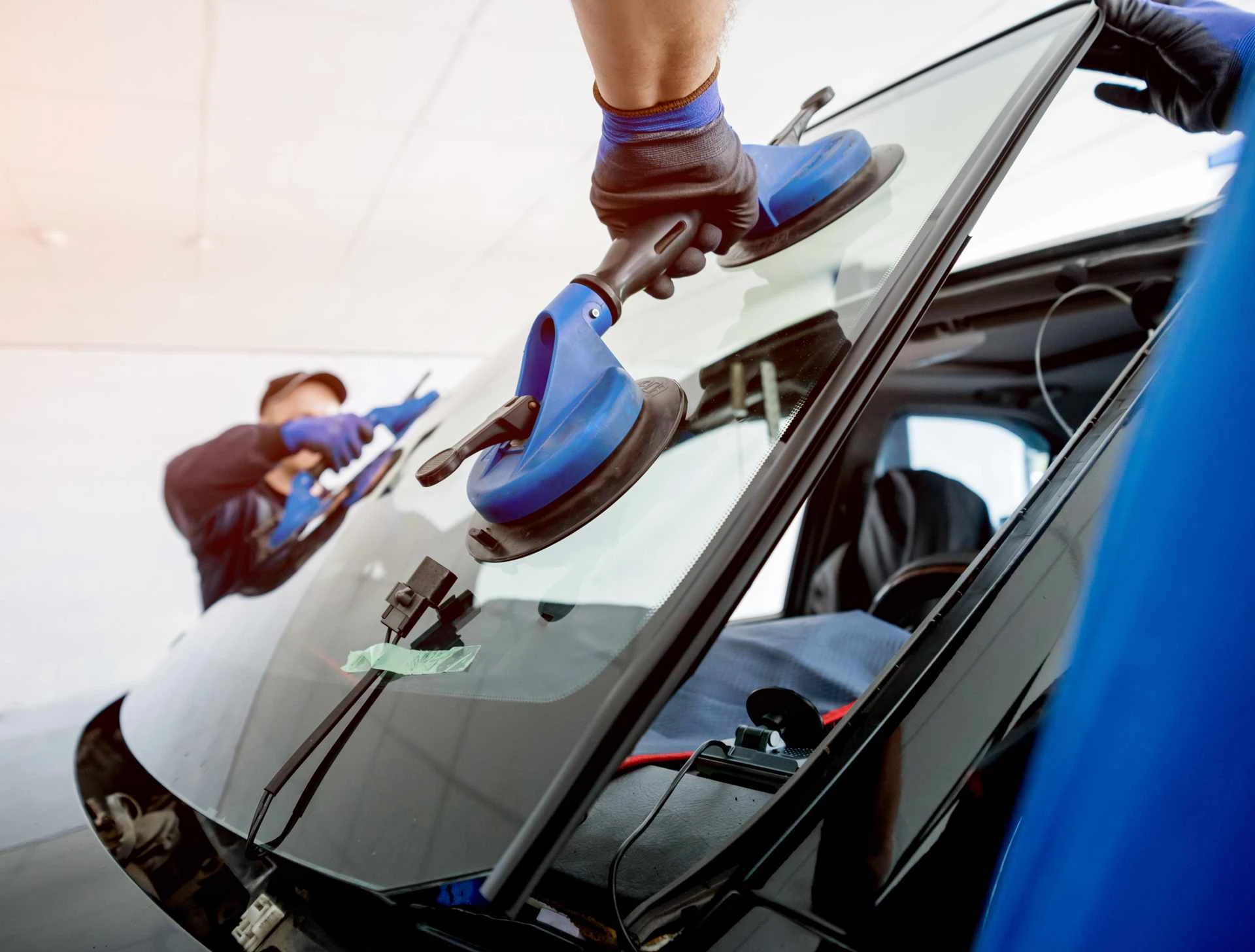 TOP CAR CENTER 83 -Remplacement de pare-brise à SIX-FOURS-LES-PLAGES