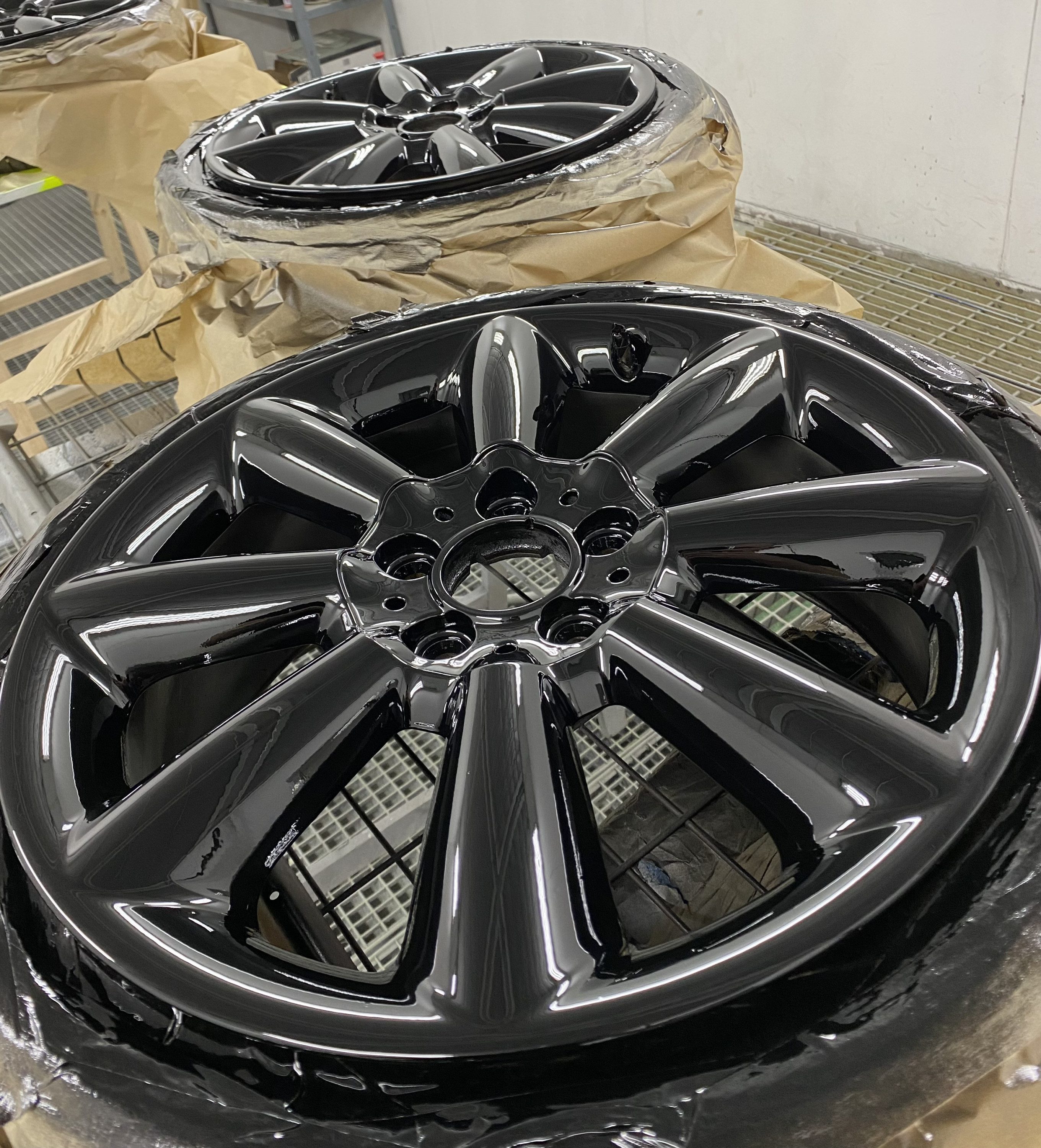 TOP CAR CENTER 83 -reparation-peinture-jantes-carrossier-six-fours