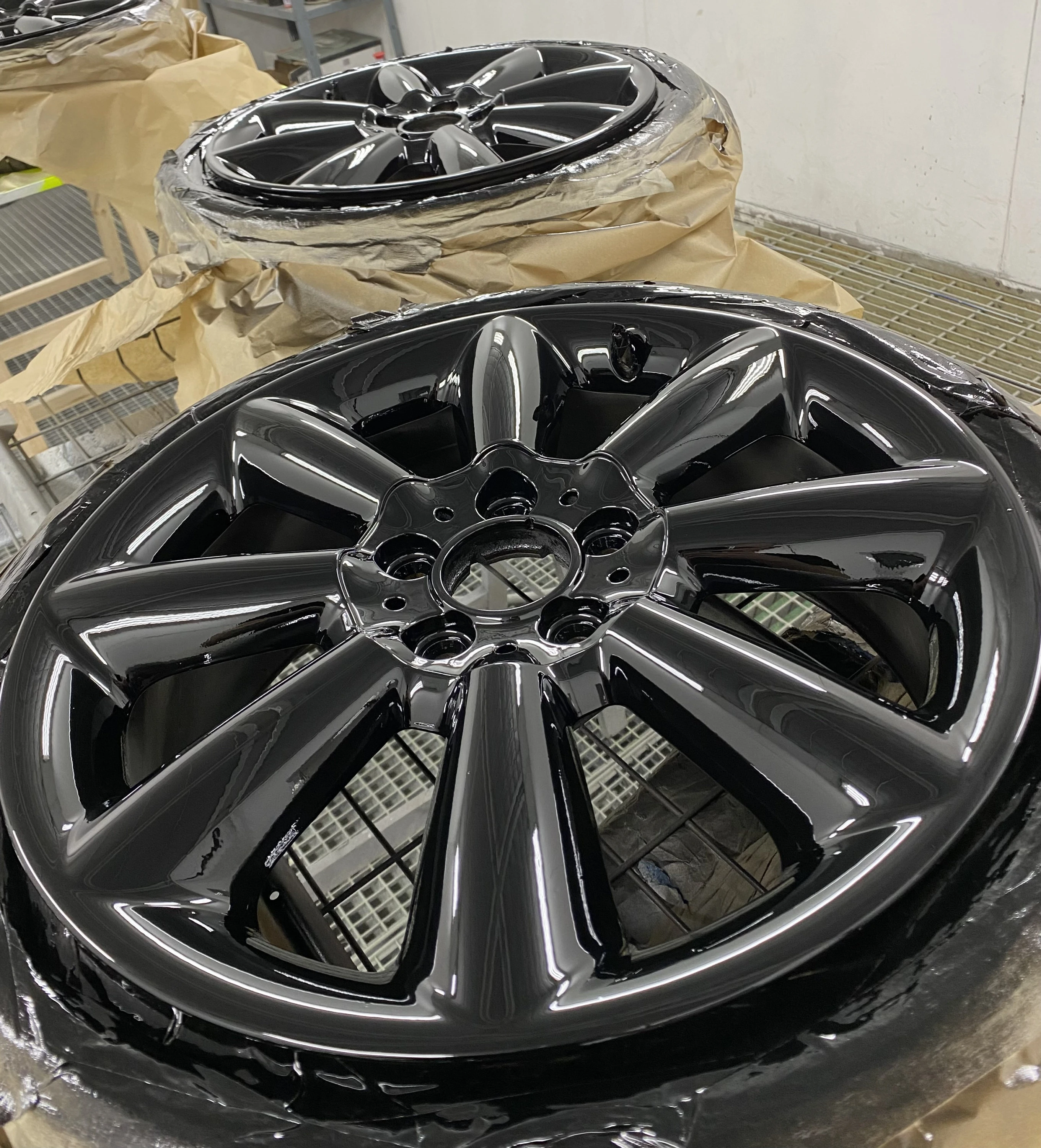 TOP CAR CENTER 83 -reparation-peinture-jantes-carrossier-six-fours
